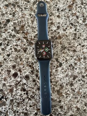 Apple Watch SE 44mm black